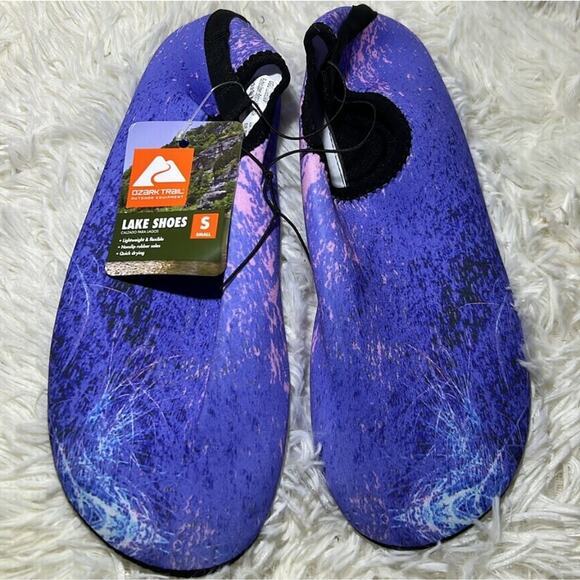 Ozark Trail Slip-on Lake Shoes Unisex Size Small Nonslip Rubber Soles NWT - Picture 1 of 5
